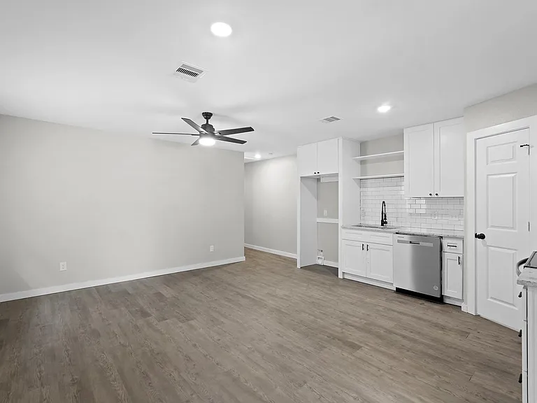 6121 Ridgemont St #C — Photo 2