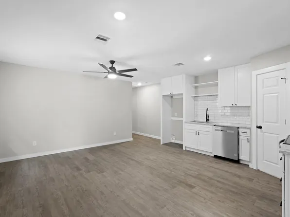 6121 Ridgemont St, Houston, TX 77087