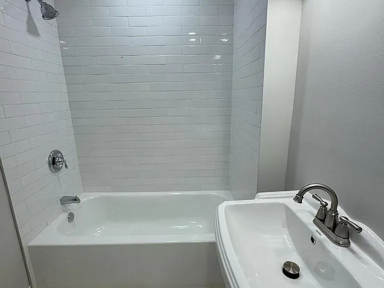 1800 Pennington Rd #1 — Photo 8