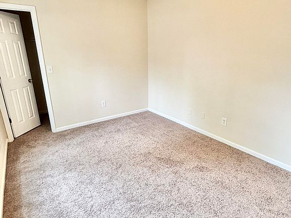 5th image of 3951 HUNTERS LAKE Circle W