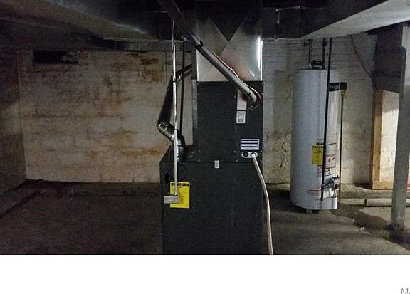 4th image of 326 Roberta Ave