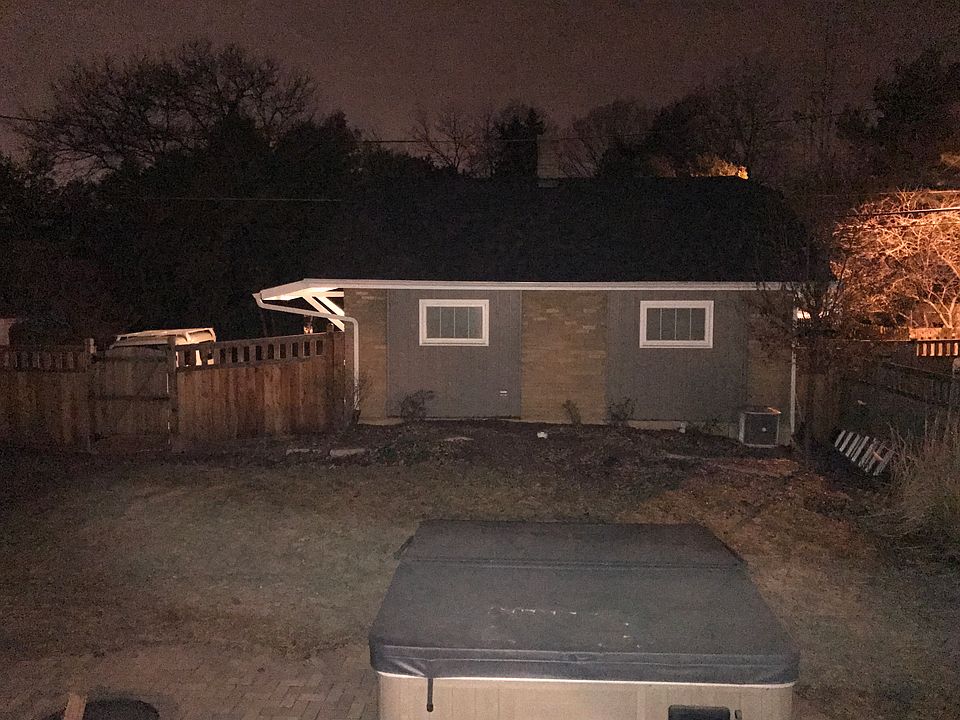 2nd image of 823 N Center St
