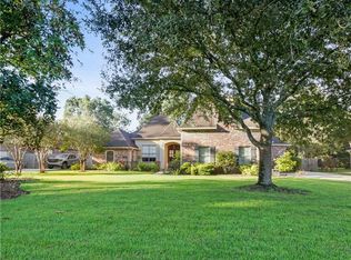 1068 Whitetail Dr, Mandeville, LA 70448