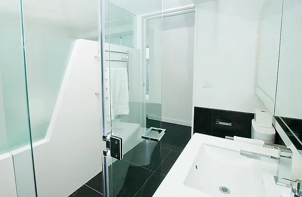 Rented by NOVO | media 69