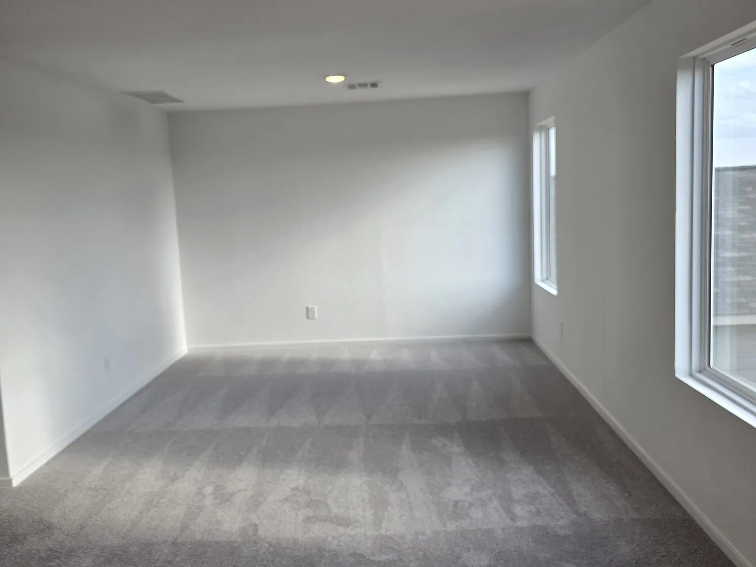 Mint 4 bed 2.5 bath home — Photo 4