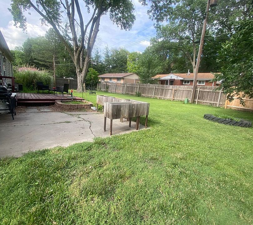 1st image of 5929 Lee Cir