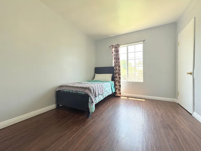 16656 Nordhoff St — Photo 11