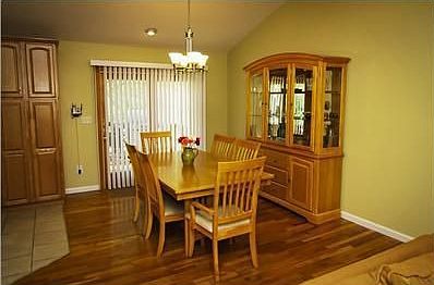 3rd image of 18 Woodland Dr