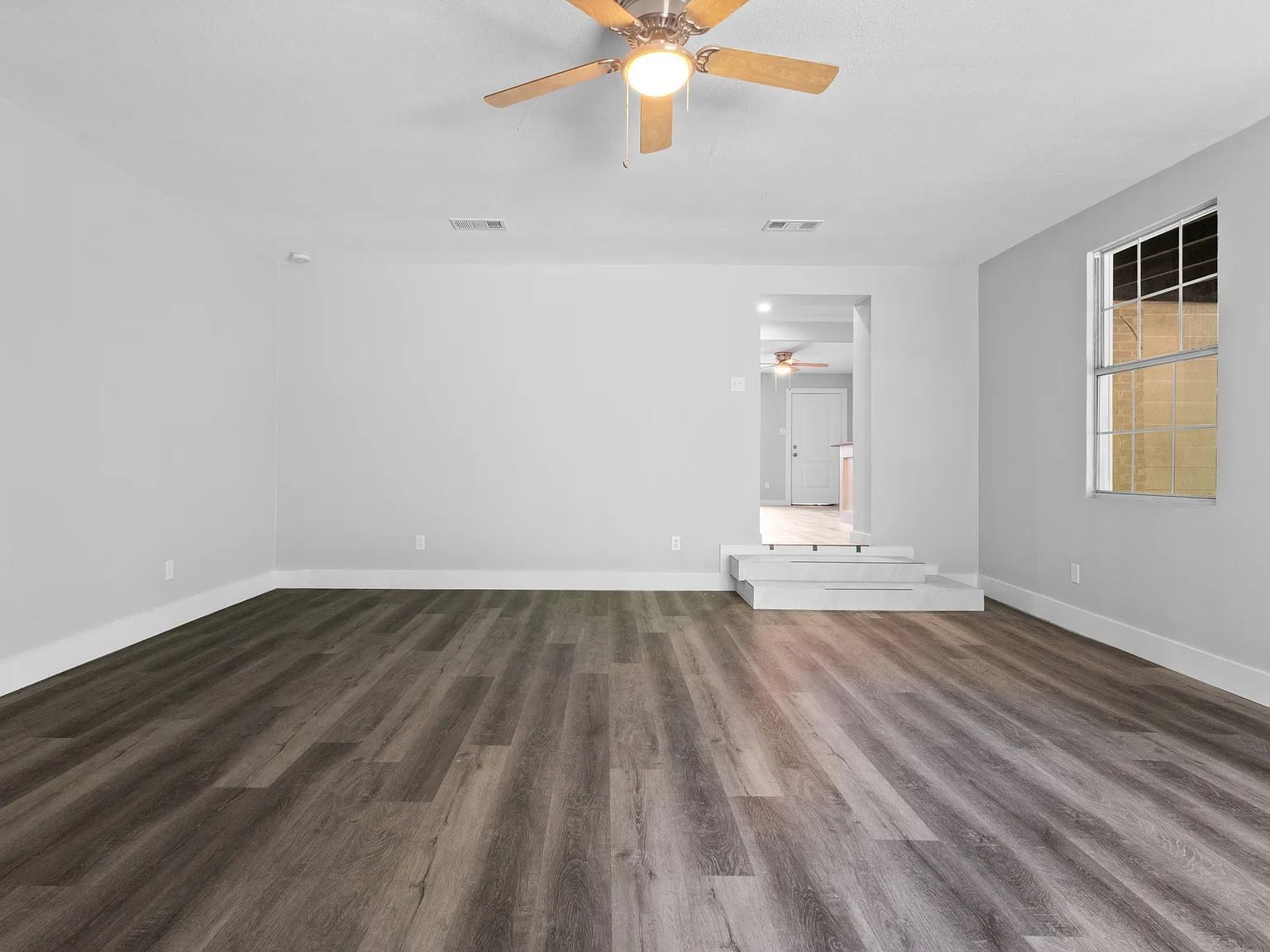 4 bed, 1240 sqft, $2,200 — Photo 4