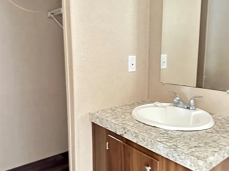 104 Shoshoni Dr — Photo 11