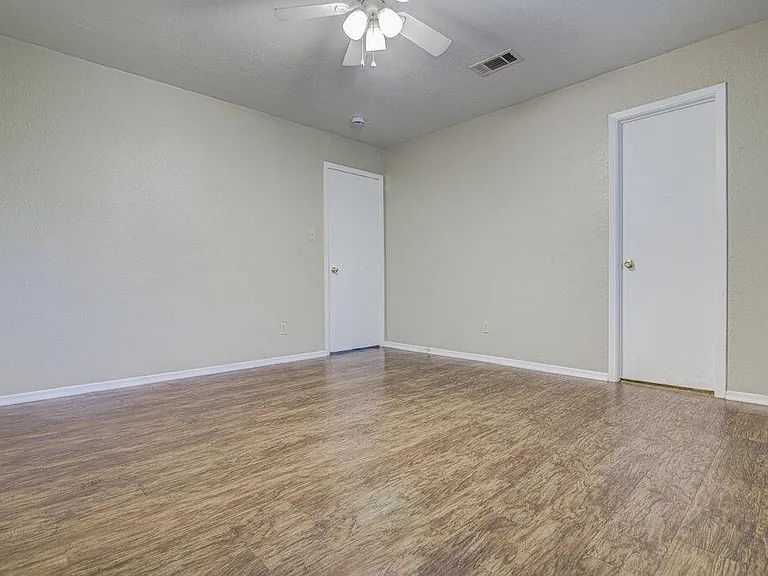 819 Sirocco Dr #A — Photo 14
