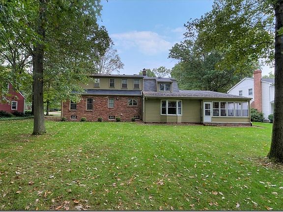 3rd image of 269 Bradford Dr