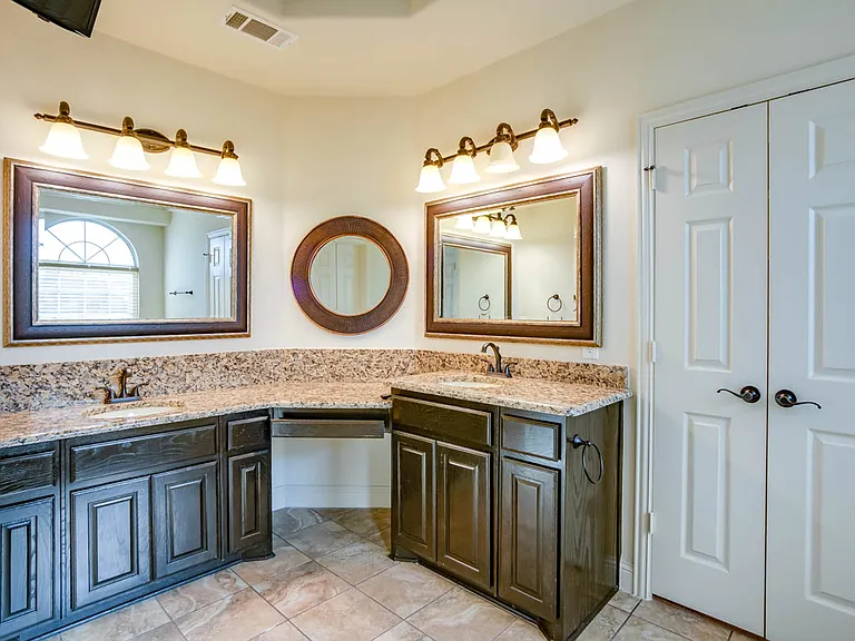 13083 Montfair Blvd — Photo 34