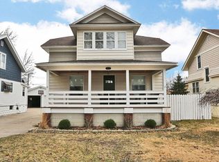 1012 Pennoyer Ave, Grand Haven, MI 49417