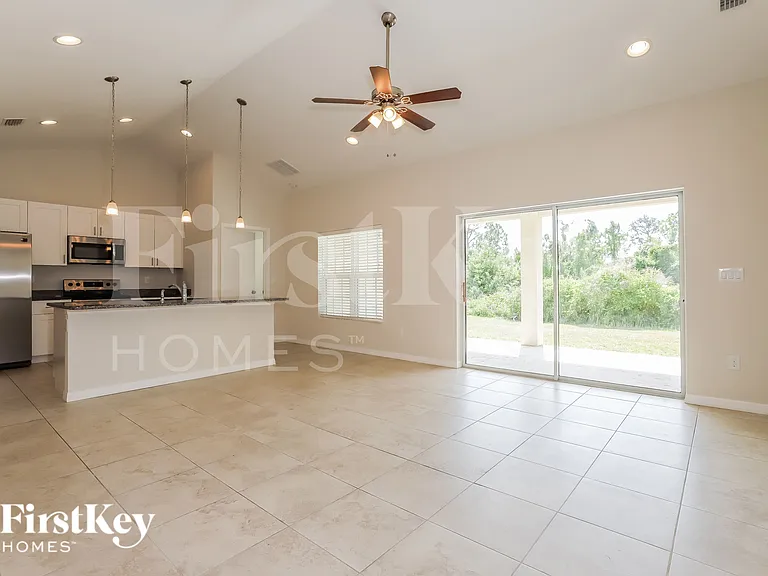 1620 Patio Ter — Photo 4