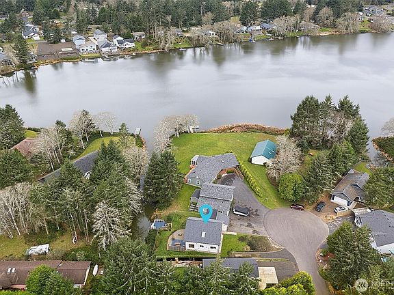 3rd image of 737 Dover Court SE