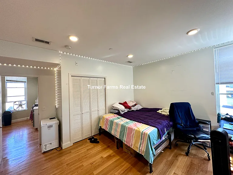 10 Roxbury St #5A — Photo 8