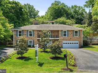 6027 Chesterbrook Rd, Mc Lean, VA 22101