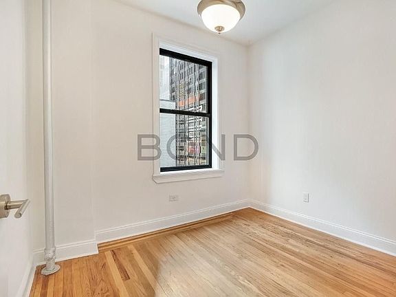 4th image of 245 W 51st St APT 303A