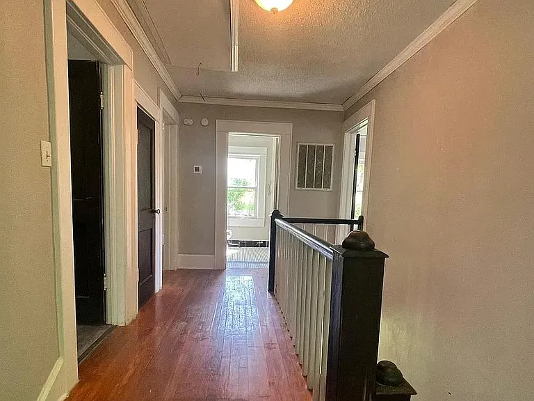 501 NW Main St — Photo 8