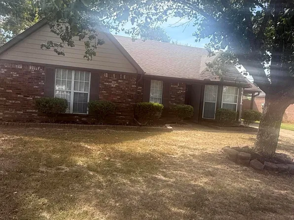 10113 Oak Run Dr S, Olive Branch, MS 38654