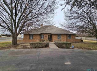 1910 Gwenda Dr, Carlsbad, NM 88220