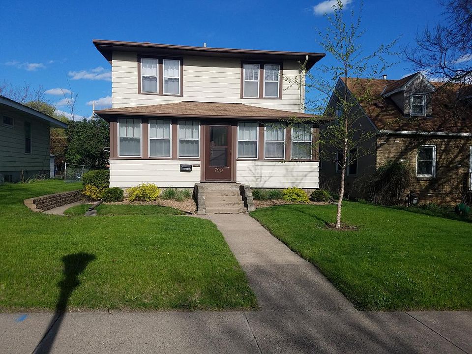 Front yard & house