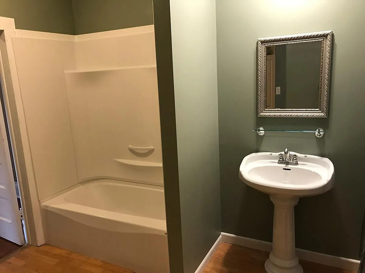 2 bed, 844 sqft, $875 — Photo 4