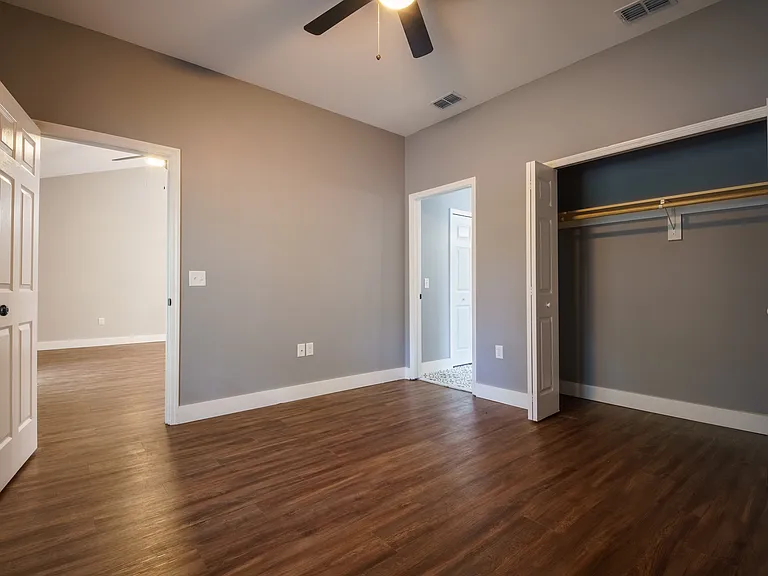 210 Parrotte Ct — Photo 53