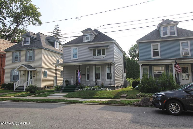 2nd image of 17 Bruce Street