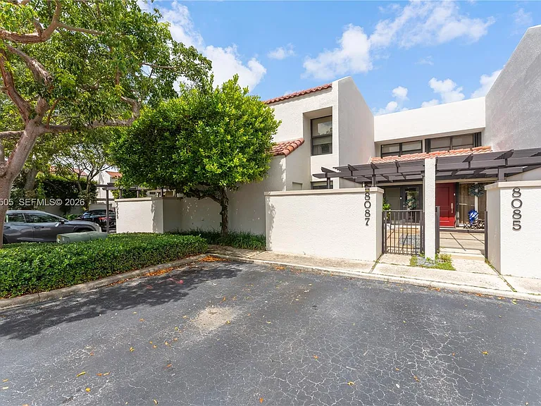 8087 SW 86th Ter #0 — Photo 2