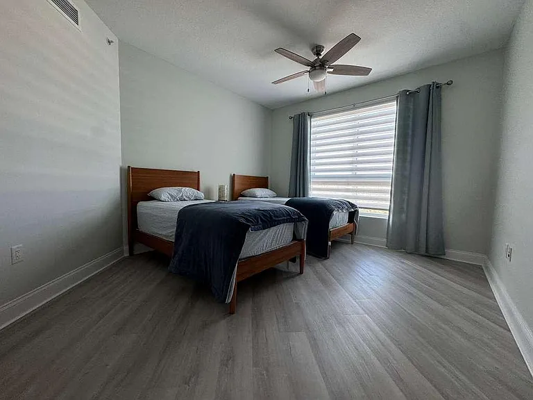 241 Riverside Dr — Photo 29