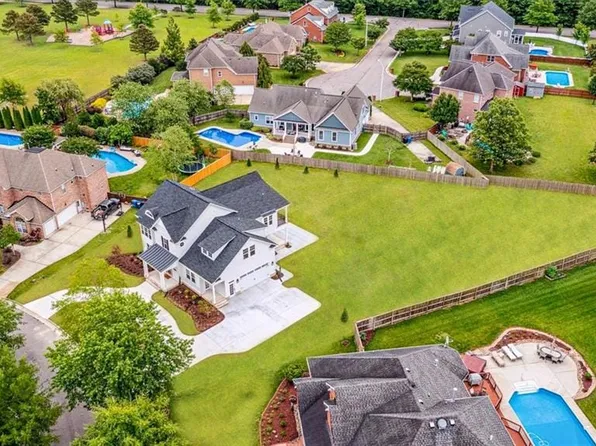 2401 Sabina Way, Virginia Beach, VA 23456