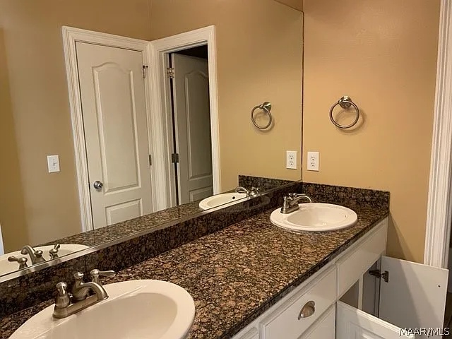 10 Birchwood Ln — Photo 15