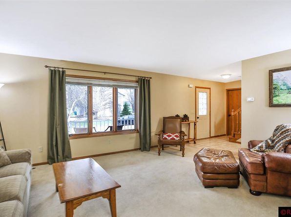400 Ptarmigan Ct, Waseca, MN 56093