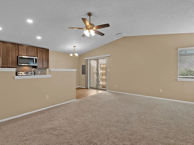 4618 Excalibur Ct — Photo 13