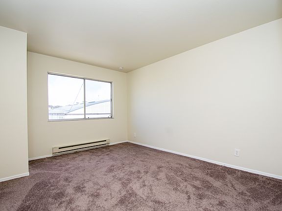 5th image of 235 19th Ave APT 4