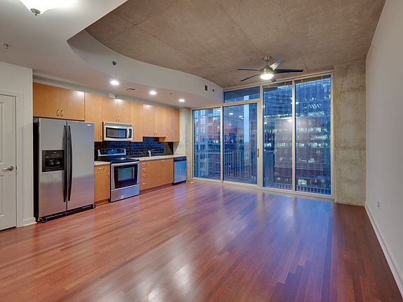 4th image of 301 Demonbreun St Unit 1912