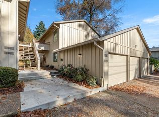 7155 Childs Rd, Lake Oswego, OR 97035