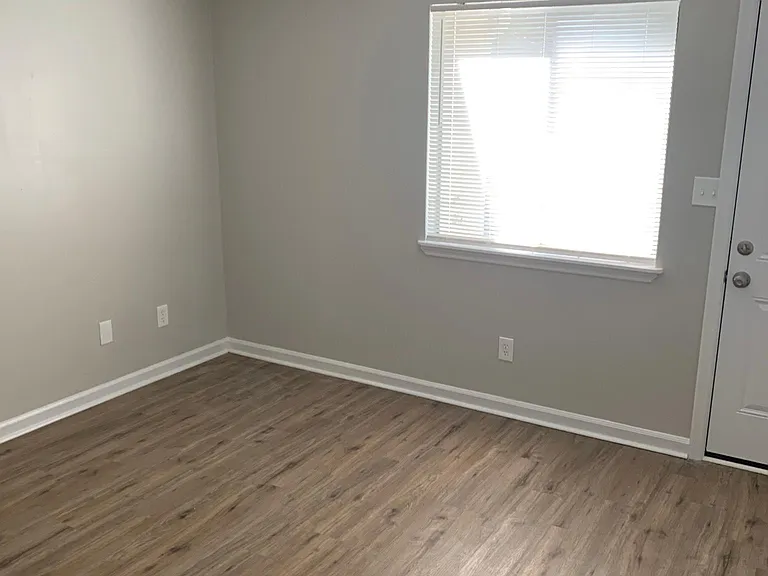 1798 Falconcrest Dr — Photo 16