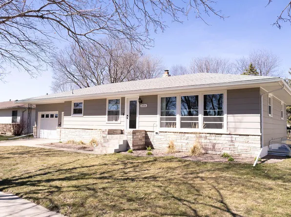 1416 E 4th Ave, Mitchell, SD 57301