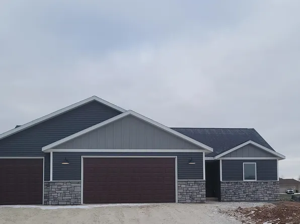 N5996 Meadowview Ln, Fond Du Lac, WI 54937