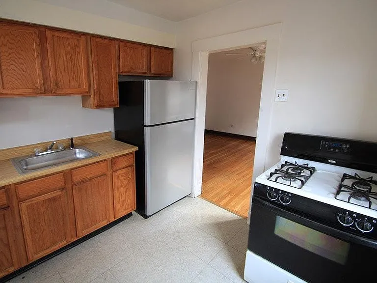 709 Pitt St #1L — Photo 3