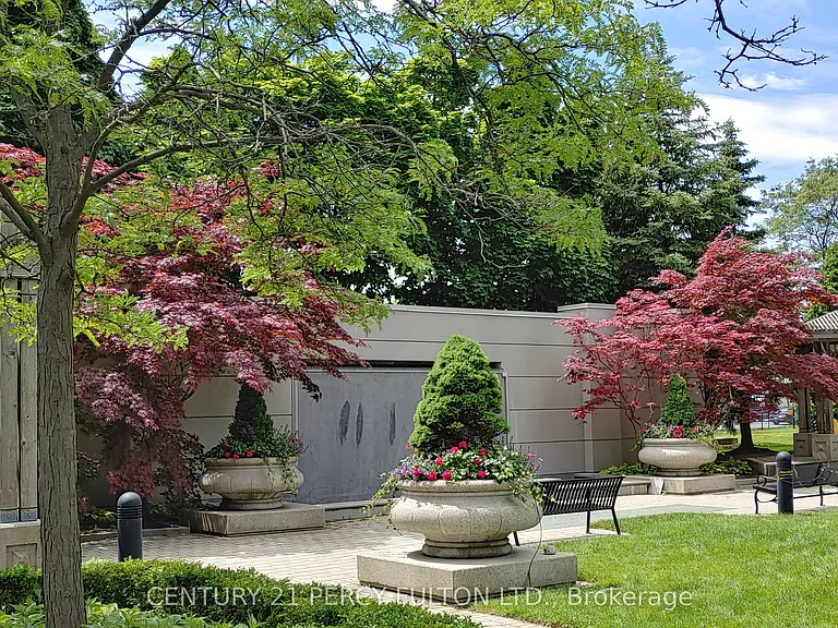 28 Harrison Garden Blvd #709 — Photo 18