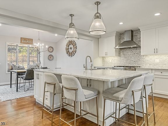 5th image of 986 Chimney Ridge Dr