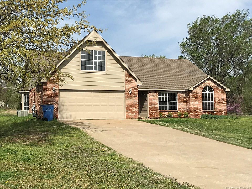 2nd image of 18304 S Cedar Ridge Rd