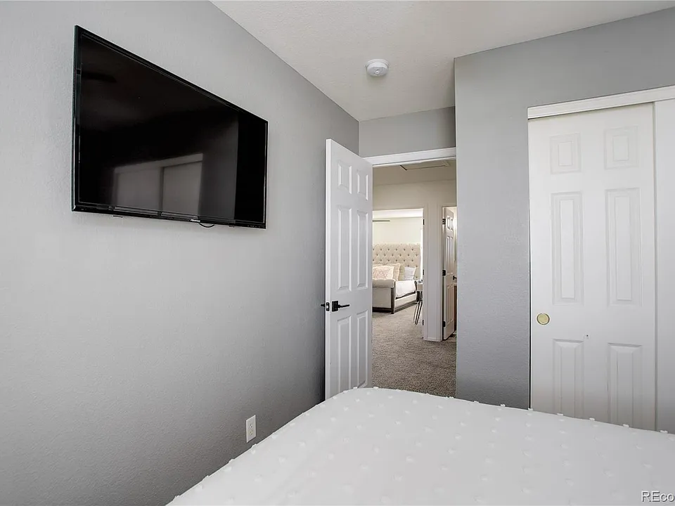 21936 E Crestline Pl