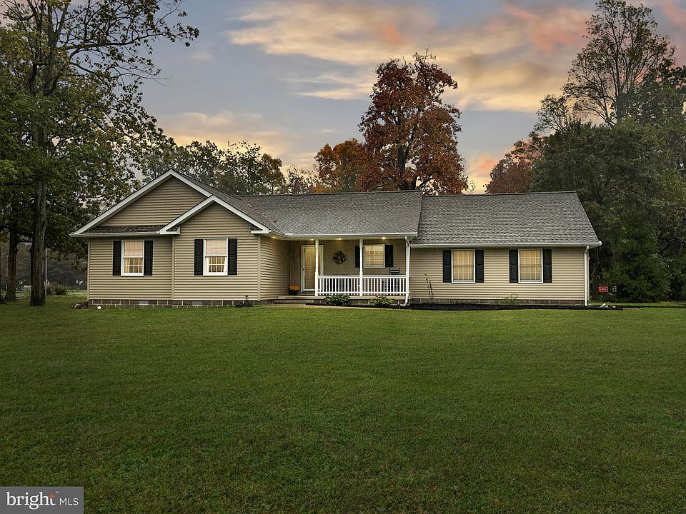 1st image of 18010 Hickory Ln