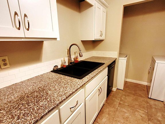 5th image of 2624 N Ann Arbor Ave APT 105