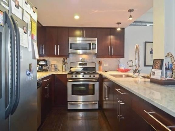 3rd image of 2525 N Sheffield Ave APT 3D